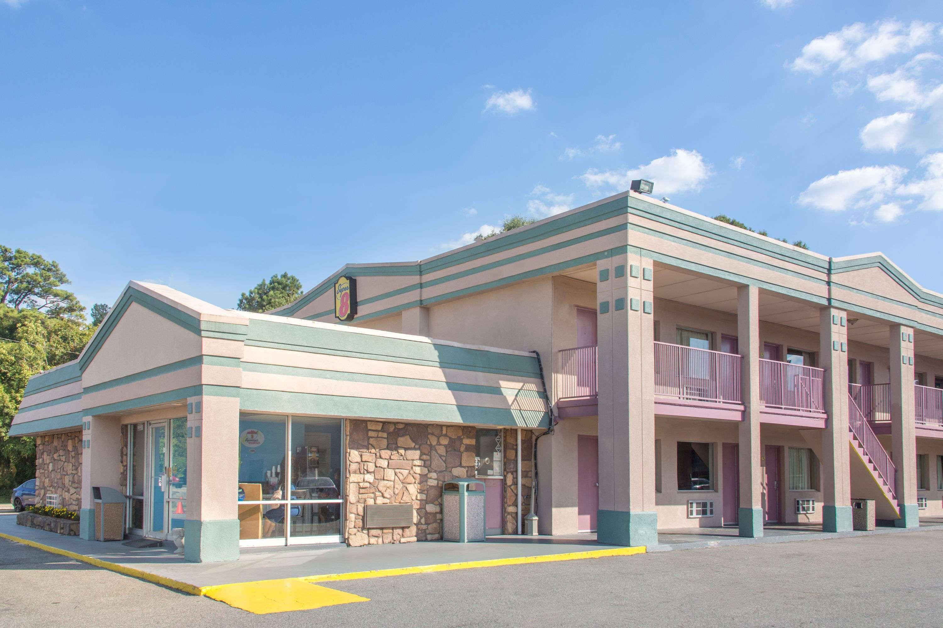 Super 8 By Wyndham Durham/University Area Nc Luaran gambar