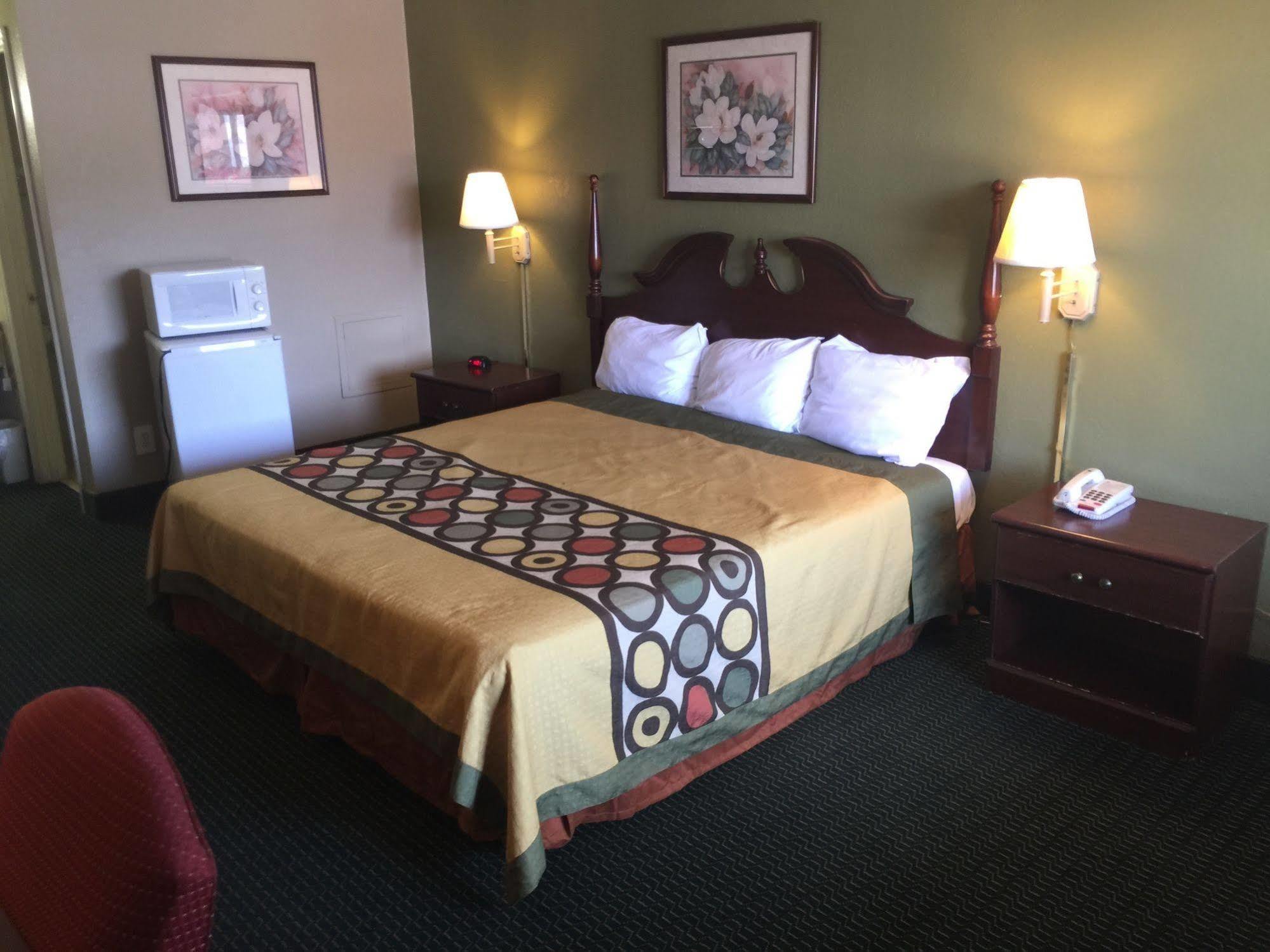 Super 8 By Wyndham Durham/University Area Nc Luaran gambar