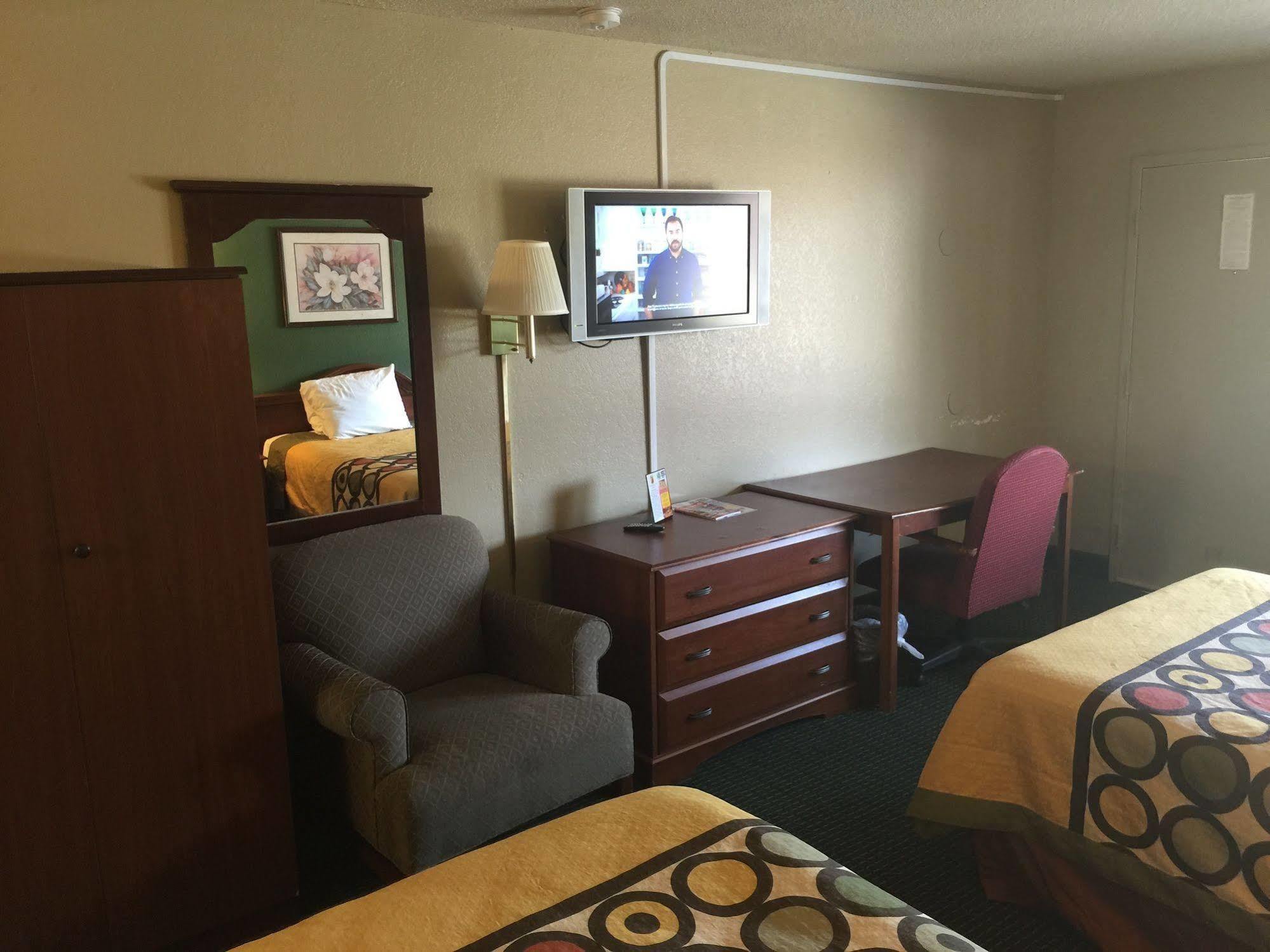 Super 8 By Wyndham Durham/University Area Nc Luaran gambar