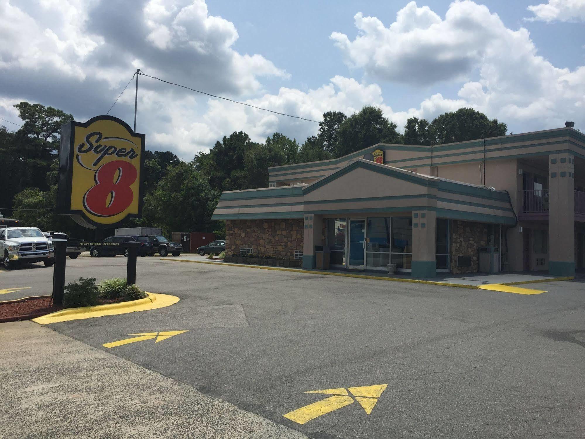 Super 8 By Wyndham Durham/University Area Nc Luaran gambar